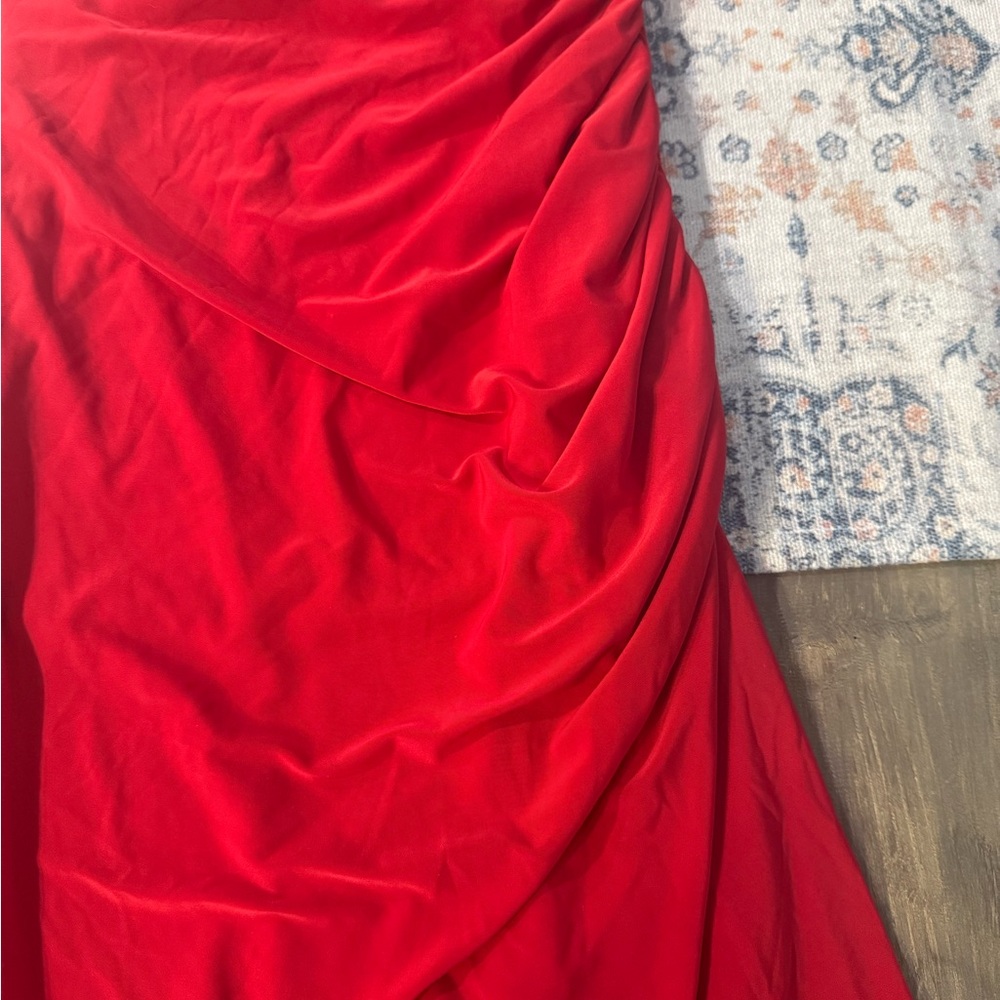 Windsor Red Ruched Bodycon Dress - Picture 3 of 3